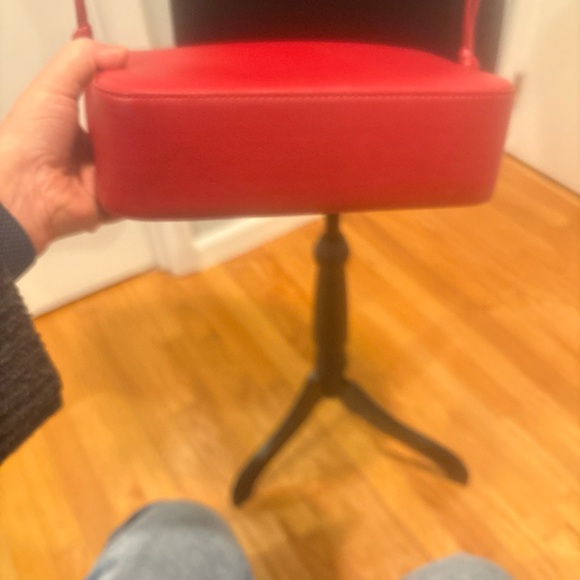 Von Holzhausen Red vegan “ leather “ bambu crossbody zipper bag - Picture 11 of 16